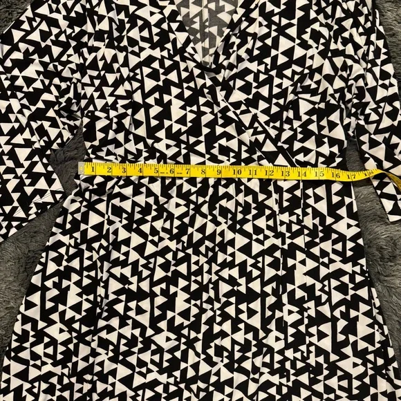 Lane Bryant Black and White Triangle Pattern Dress - Picture 5 of 9